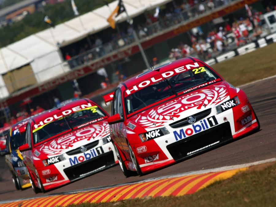 Holden Commodore V8 Supercar 2005 года  (фото 8 из 16)